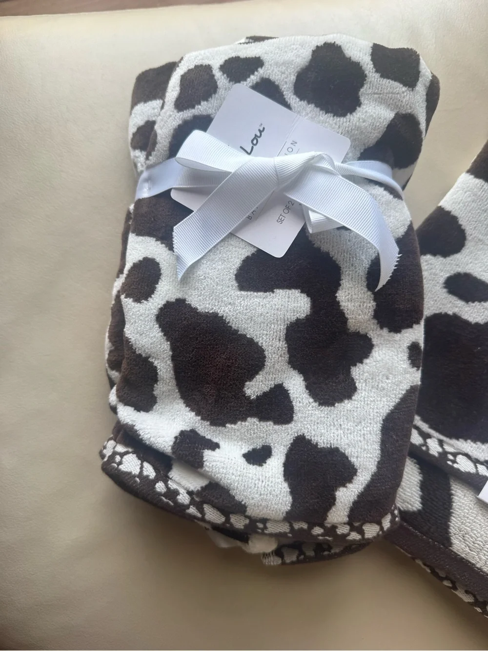 “Truly Lou” Bath Towel Set Cow Print  Brown & Cream SET 4